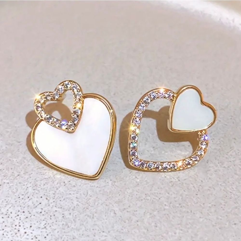 Rhinestone Heart Stud Earrings NEW